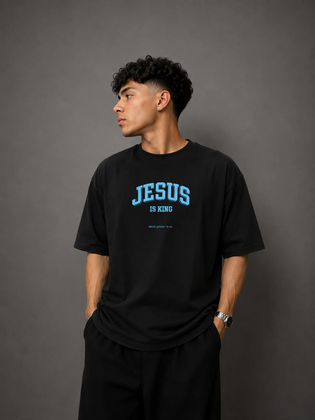 Camiseta Oversized Faith Jesus Is King foto 3