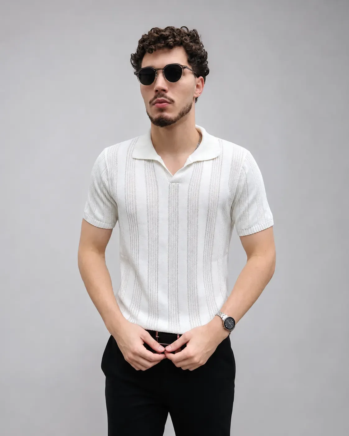 Polo Tricot Off-White em look frontal