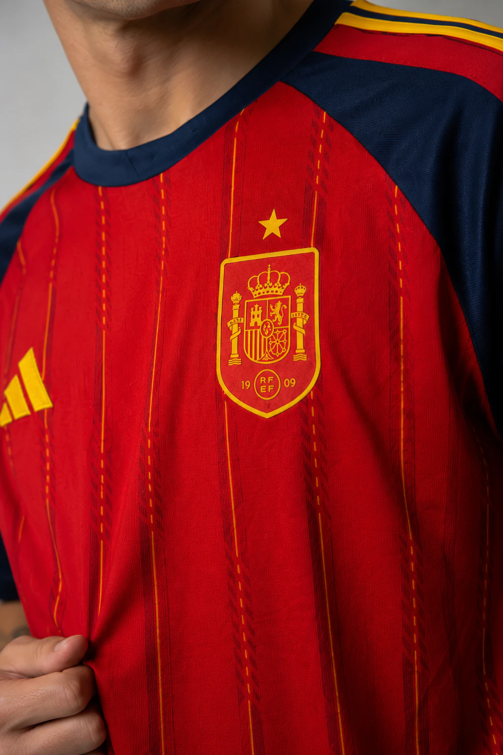 Detalhe frontal da Camisa Espanha versão jogador