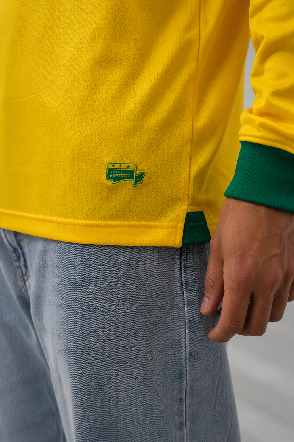Detalhe de barra da Camisa Brasil manga longa