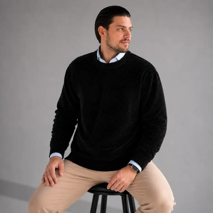Suéter Chenile Zara preto em look masculino